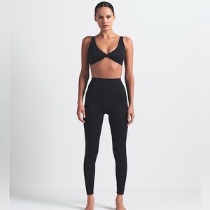 NIKE X SKIMS Matte Black 26” Leggings NWT